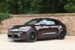 Foto 115 di 128: Porsche Macan 4S “Copper Ruby Metallic” PRICE INCL. VAT!
