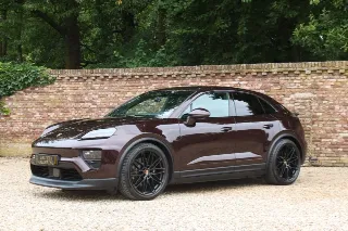 Foto 125 di 128: Porsche Macan 4S “Copper Ruby Metallic” PRICE INCL. VAT!