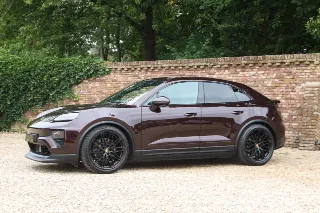 Foto 127 di 128: Porsche Macan 4S “Copper Ruby Metallic” PRICE INCL. VAT!