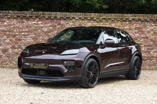 Foto 20 di 128: Porsche Macan 4S “Copper Ruby Metallic” PRICE INCL. VAT!