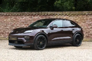 Foto 25 di 128: Porsche Macan 4S “Copper Ruby Metallic” PRICE INCL. VAT!