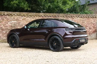Foto 56 di 128: Porsche Macan 4S “Copper Ruby Metallic” PRICE INCL. VAT!