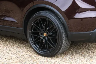 Foto 57 di 128: Porsche Macan 4S “Copper Ruby Metallic” PRICE INCL. VAT!