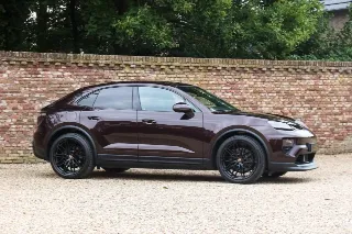 Foto 58 di 128: Porsche Macan 4S “Copper Ruby Metallic” PRICE INCL. VAT!