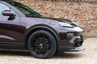 Foto 60 di 128: Porsche Macan 4S “Copper Ruby Metallic” PRICE INCL. VAT!