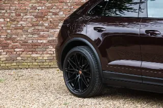 Foto 61 di 128: Porsche Macan 4S “Copper Ruby Metallic” PRICE INCL. VAT!