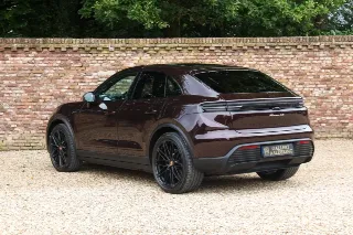 Foto 68 di 128: Porsche Macan 4S “Copper Ruby Metallic” PRICE INCL. VAT!