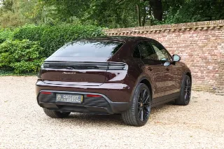 Foto 78 di 128: Porsche Macan 4S “Copper Ruby Metallic” PRICE INCL. VAT!
