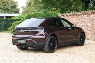 Foto 85 di 128: Porsche Macan 4S “Copper Ruby Metallic” PRICE INCL. VAT!