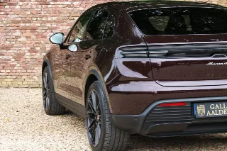 Foto 86 di 128: Porsche Macan 4S “Copper Ruby Metallic” PRICE INCL. VAT!