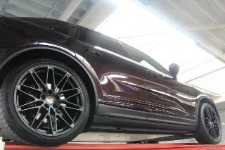 Foto 9 di 128: Porsche Macan 4S “Copper Ruby Metallic” PRICE INCL. VAT!