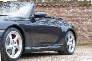 Foto 16 di 104: Porsche 996 3.6 Carrera 4S Cabriolet with hardtop “Less than 35.000 kms”