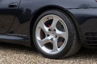 Foto 45 di 104: Porsche 996 3.6 Carrera 4S Cabriolet with hardtop “Less than 35.000 kms”