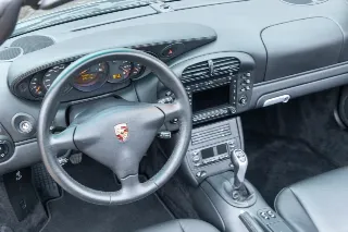 Foto 49 di 104: Porsche 996 3.6 Carrera 4S Cabriolet with hardtop “Less than 35.000 kms”