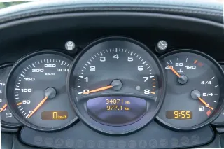 Foto 63 di 104: Porsche 996 3.6 Carrera 4S Cabriolet with hardtop “Less than 35.000 kms”