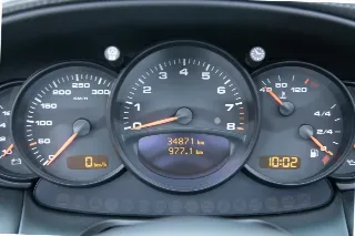 Foto 68 di 104: Porsche 996 3.6 Carrera 4S Cabriolet with hardtop “Less than 35.000 kms”