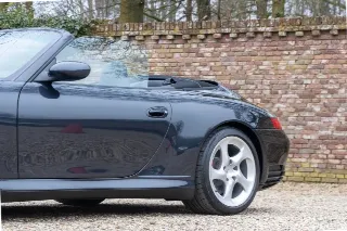 Foto 77 di 104: Porsche 996 3.6 Carrera 4S Cabriolet with hardtop “Less than 35.000 kms”