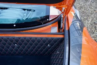 Foto 21 di 128: Spyker C8 4.2 Laviolette LM85 “№ 01 of 14”