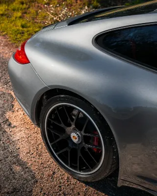 Foto 7 di 10: Porsche 997 Carrera 4 GTS | 2011