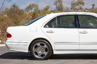 Foto 13 di 24: 2001 Mercedes Benz E430
