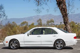 Foto 14 di 24: 2001 Mercedes Benz E430