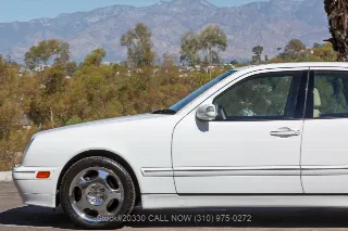 Foto 15 di 24: 2001 Mercedes Benz E430
