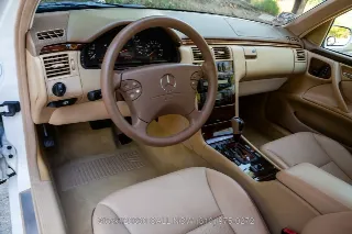 Foto 21 di 24: 2001 Mercedes Benz E430