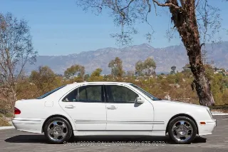 Foto 5 di 24: 2001 Mercedes Benz E430