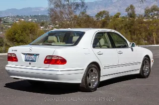 Foto 6 di 24: 2001 Mercedes Benz E430