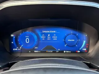 Foto 10 di 24: FORD Kuga
