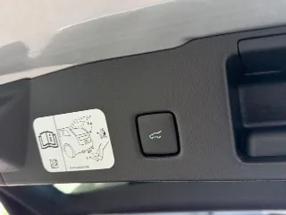 Foto 18 di 24: FORD Kuga