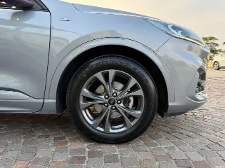Foto 19 di 24: FORD Kuga