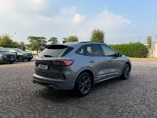 Foto 4 di 24: FORD Kuga