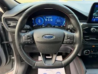 Foto 9 di 24: FORD Kuga