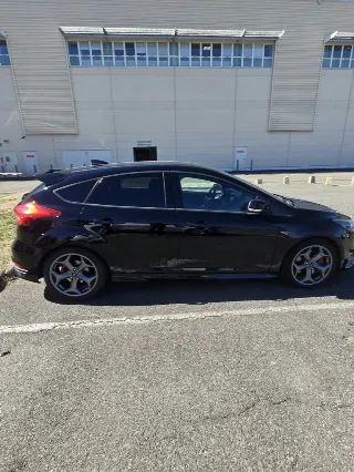 Foto 5 di 8: Ford Focus ST | 2016 | Route 66 Auctions
