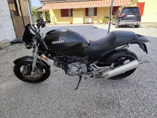 Foto 4 di 8: Ducati Monster 620 Dark | 2003 | Route 66 Auctions