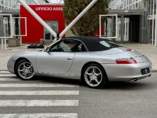 Foto 6 di 6: Porsche 996 Carrera 4 | 2003