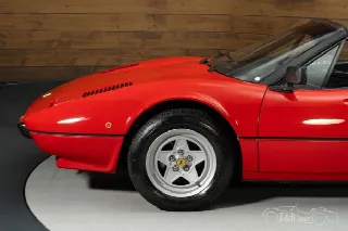 Foto 10 di 10: FERRARI 308
