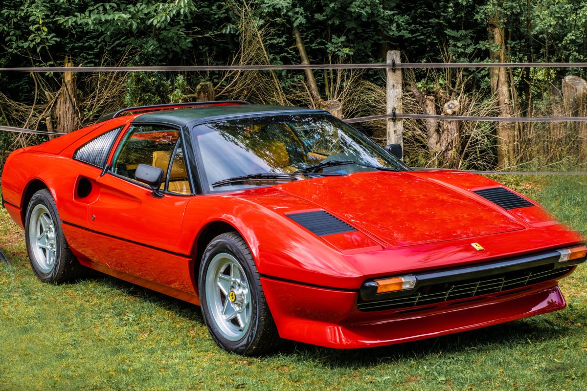 FERRARI 308(1974-1985) GTSi 