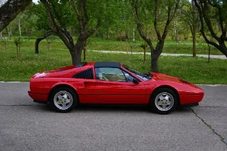 Foto 5 di 5: FERRARI 328