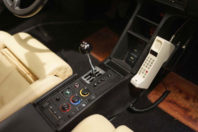 UNA FERRARI TESTAROSSA TUTTA BIANCA: MIAMI VICE
