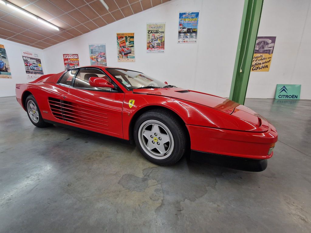 FERRARI TESTAROSSA
