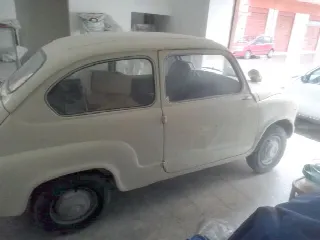 Foto 5 di 7: FIAT 600 Seconda serie    