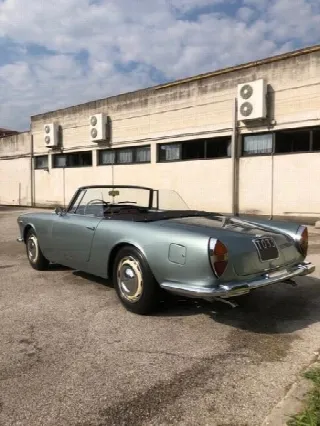 Foto 3 di 6: LANCIA Flaminia GT Touring  