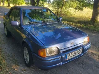 Photo 2 sur 8: FORD Escort
