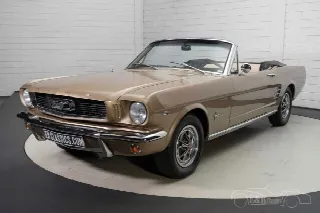Foto 8 di 10: FORD Mustang