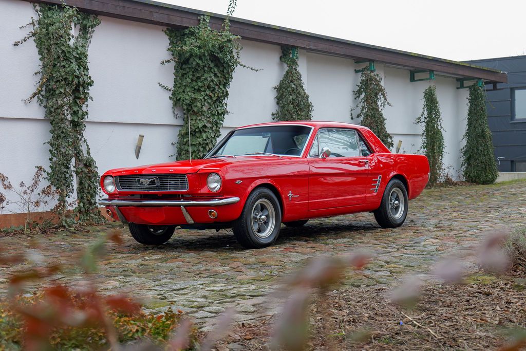FORD Mustang