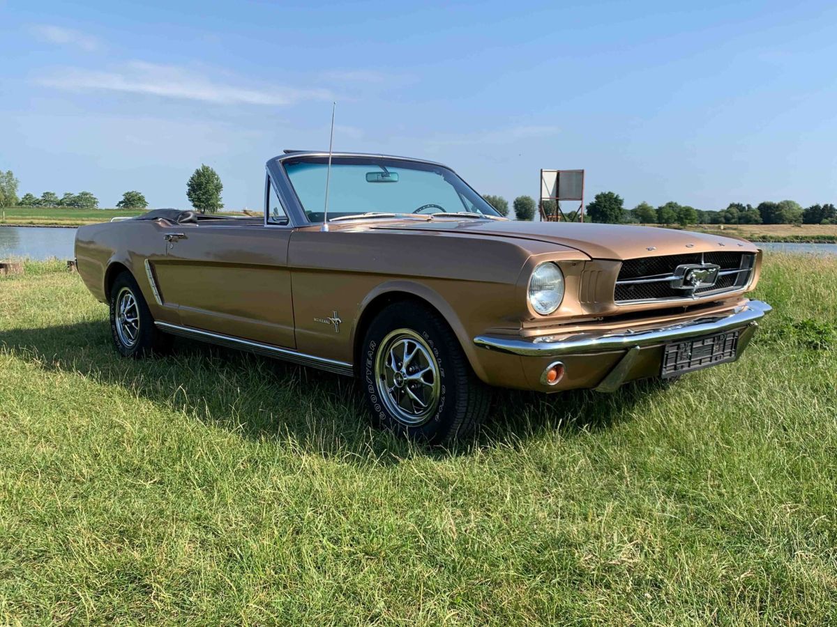 FORD Mustang