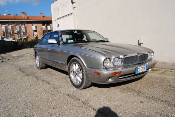 JAGUAR XJ8(1997-2004) 4.0 Executive 8 cilindri  iscritta ASI  