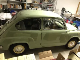 Foto 6 di 7: FIAT 600 S  